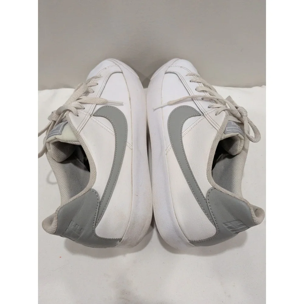 Nike court royale